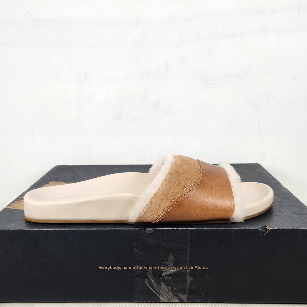 OluKai Ho'ala Slide Women Size 7 Tan Puka Leather Shearling Lined Sandals